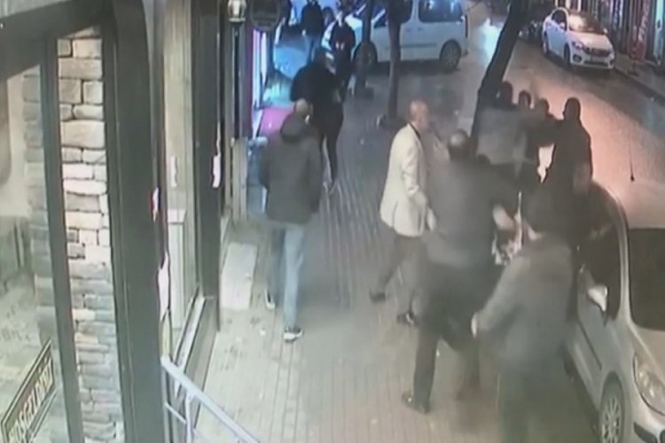 Alacak-verecek kavgası g&uuml;venlik kamerasına yansıdı