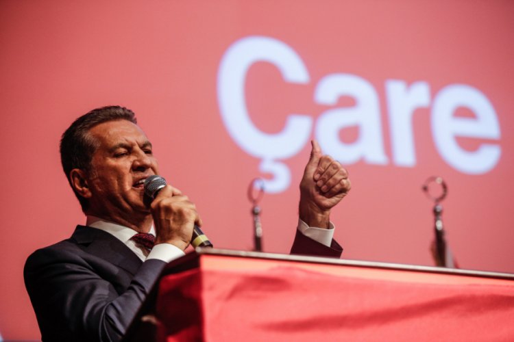 Mustafa Sarıg&uuml;l partisini tanıttı