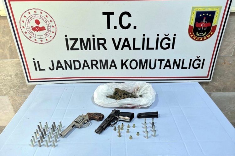 İzmir merkezli uyuşturucu operasyonunda 15 g&ouml;zaltı