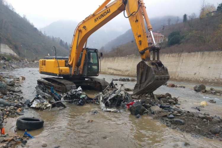 Giresun'da selde kaybolan 2 otomobil 4 ay sonra bulundu