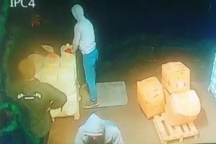 Bursa'daki sahte i&ccedil;ki faciasında &ouml;l&uuml;m bidonları b&ouml;yle taşınmış!