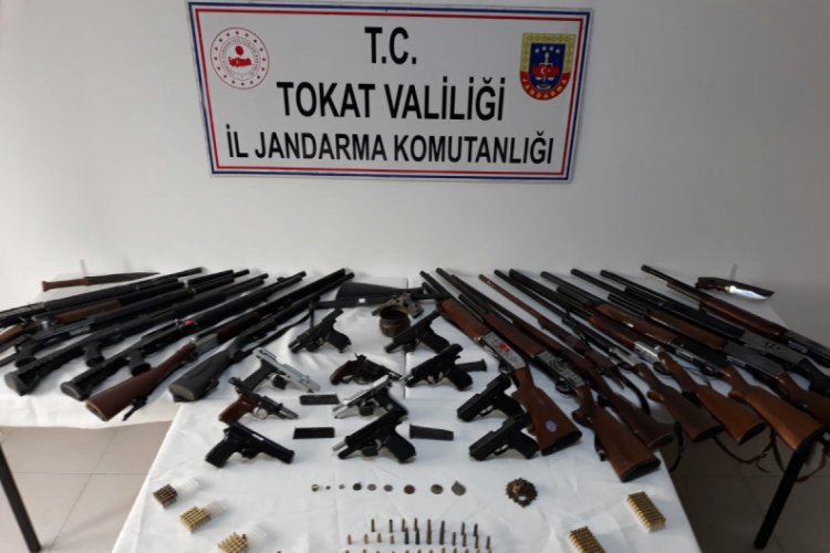 Tokat merkezli 3 ilde silah ka&ccedil;ak&ccedil;ılarına operasyon: 19 g&ouml;zaltı