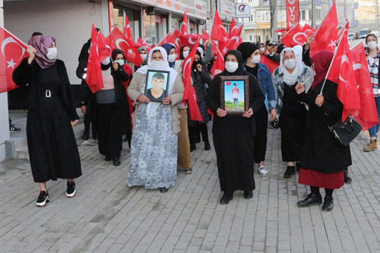 Şırnaklı kadınlardan 'Kahrolsun PKK, tırnak&ccedil;ı HDP' sloganı