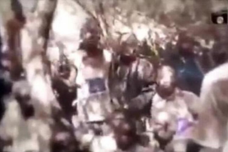 Ter&ouml;r &ouml;rg&uuml;t&uuml; ka&ccedil;ırdığı &ccedil;ocukların dehşet verici g&ouml;r&uuml;nt&uuml;lerini yayınladı