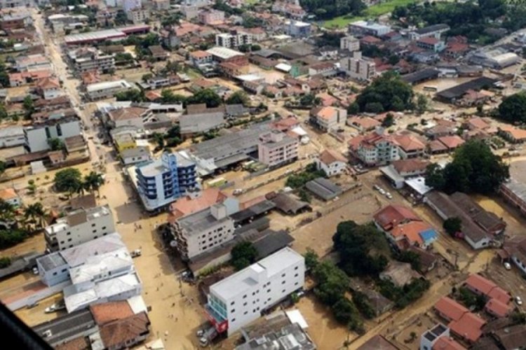 Brezilya'da sel felaketi: En az 10 &ouml;l&uuml;, 20 kayıp