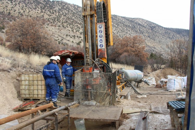 MTA, Erzurum'un Olur il&ccedil;esinde altın arıyor