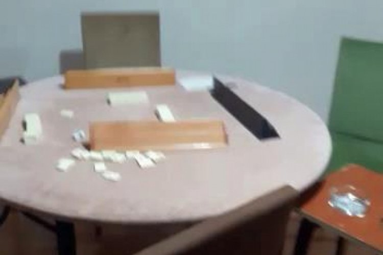 Oyun salonuna d&ouml;n&uuml;şt&uuml;r&uuml;len &ouml;ğrenci yurdunda kumara 166 bin lira ceza
