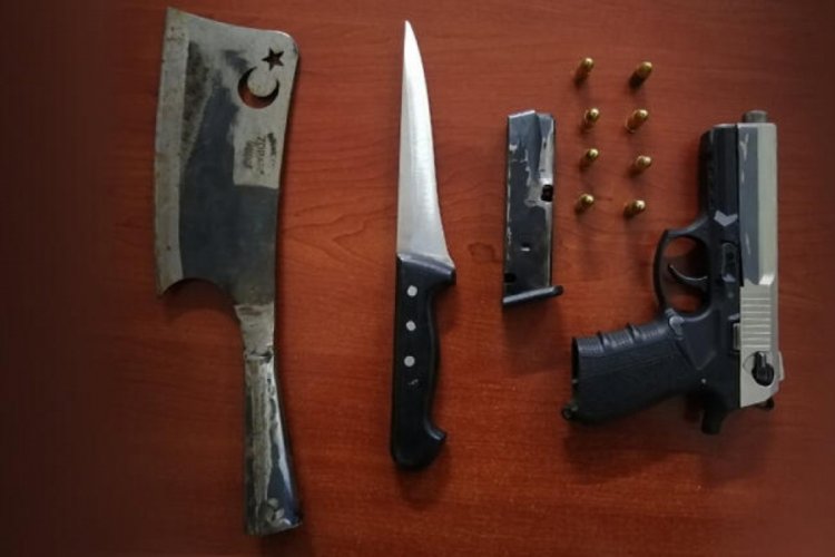 Tek su&ccedil;u uyarmaktı! Hastane polisine &ccedil;irkin saldırı