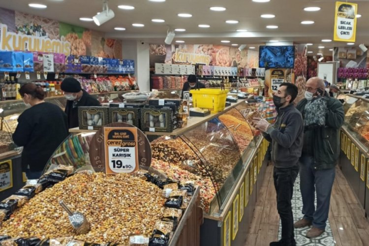 Sokağa &ccedil;ıkma kısıtlamaları kuruyemişe olan talebi artırdı