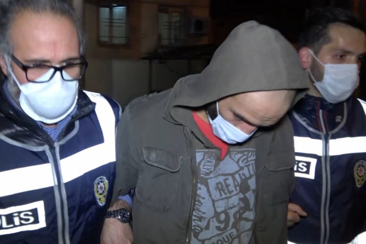 Bursa'da kısıtlamada yakayı ele verdi