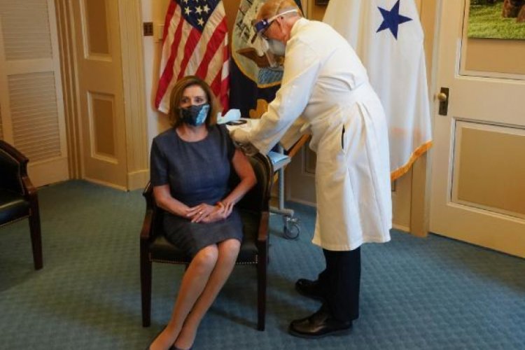 ABD'de Nancy Pelosi koronavir&uuml;s aşısı oldu