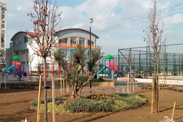 Bursa Yıldırım'da parklara bakım ve onarımlar s&uuml;r&uuml;yor