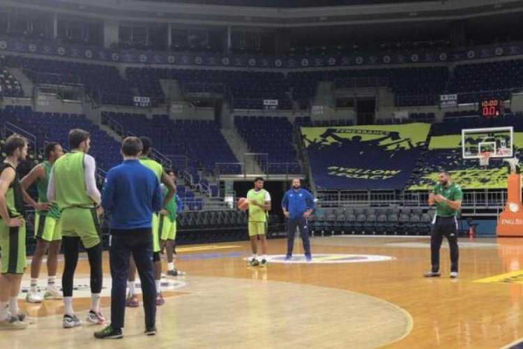 Frutti Extra Bursaspor'da F.Bah&ccedil;e ma&ccedil;ında 4 oyuncu yok