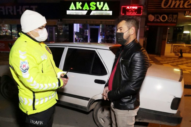 Ehliyetsiz s&uuml;r&uuml;c&uuml; pişkinliği: Sadece gece biniyorum