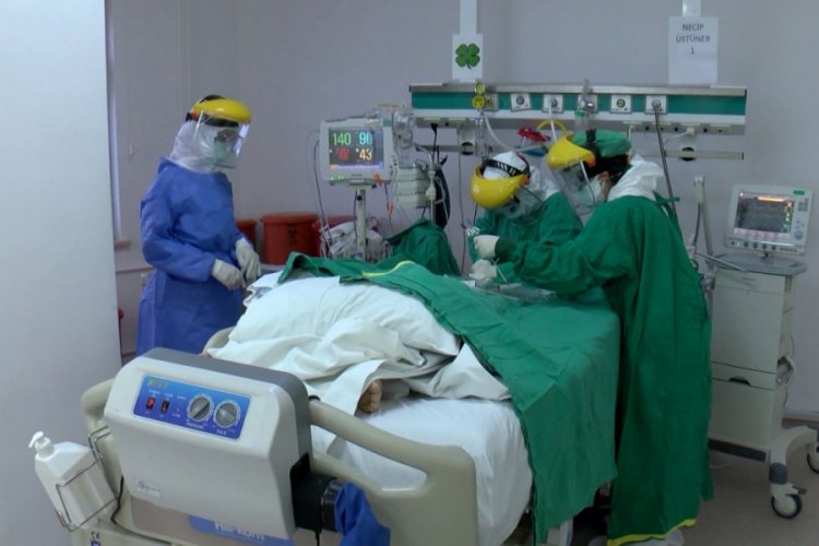 Her 10 koronavir&uuml;s hastasından 1'i sağlık &ccedil;alışanı