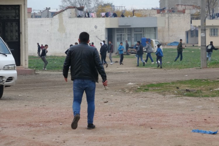 Bursa'da kısıtlamaya uymayan gen&ccedil;lere polis sitem etti