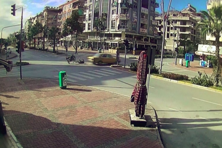 Motosiklet s&uuml;r&uuml;c&uuml;s&uuml; &ouml;l&uuml;mden d&ouml;nd&uuml;