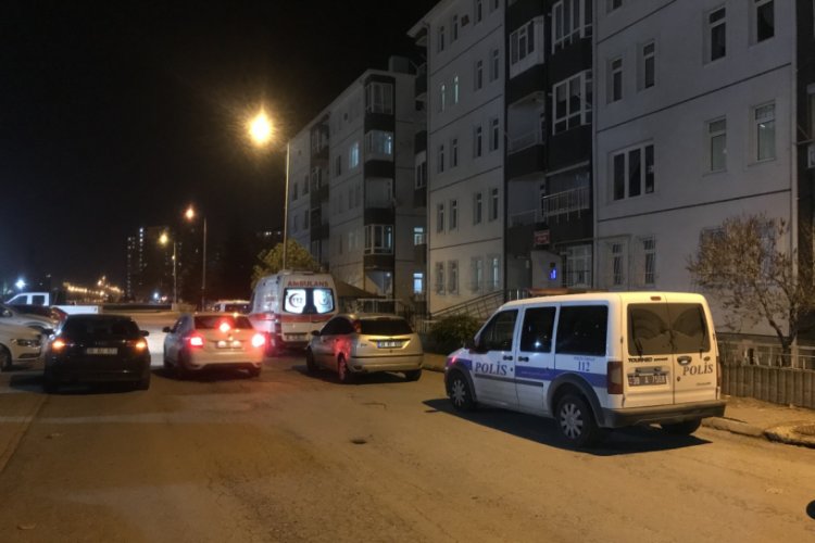 Yalnız yaşayan emekli &ouml;ğretmen evinde &ouml;l&uuml; bulundu