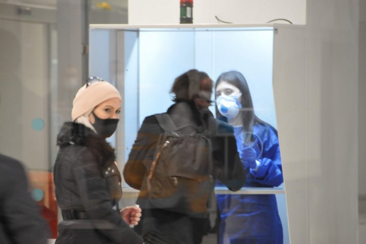 Londra'dan gelen yolculara PCR testi