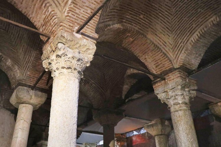 Yerebatan Sarnıcı'nda &ccedil;&ouml;kme tehlikesi