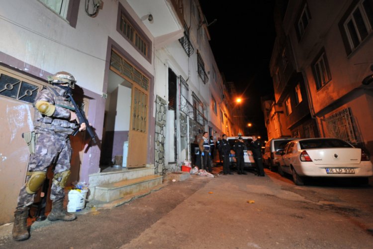 Bursa'da FET&Ouml;'n&uuml;n h&uuml;cre evlerine y&ouml;nelik operasyonda 6 ş&uuml;pheliye g&ouml;zaltı