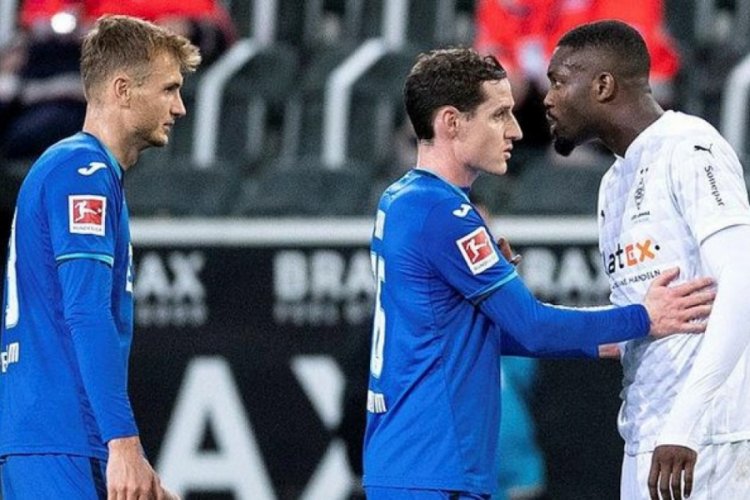 M&ouml;nchengladbach'tan rakibine t&uuml;k&uuml;ren oyuncusuna rekor ceza