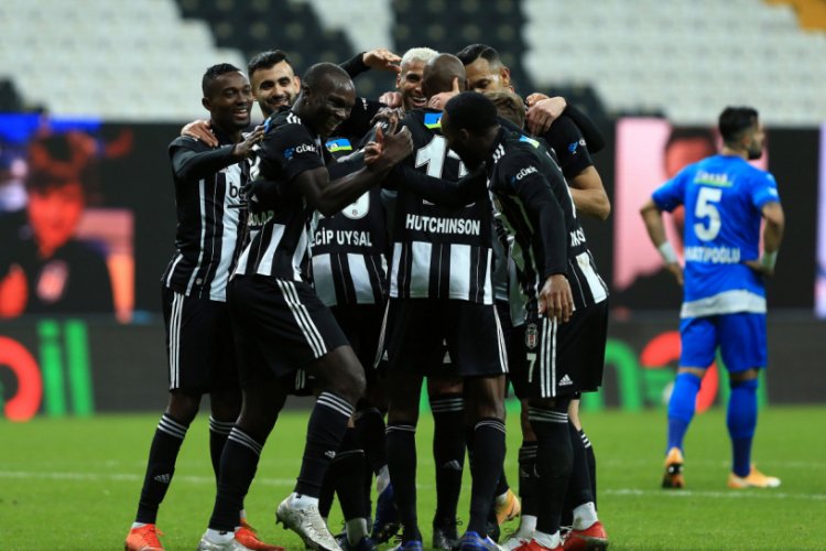 Beşiktaş rakiplerinin ikramını geri &ccedil;evirmedi