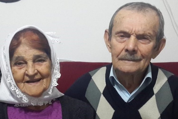95 yaşında koronav&uuml;r&uuml;s&uuml; yenen şehit babası: Bu hastalıktan &ouml;len eşimi &ccedil;ok &ouml;zl&uuml;yorum