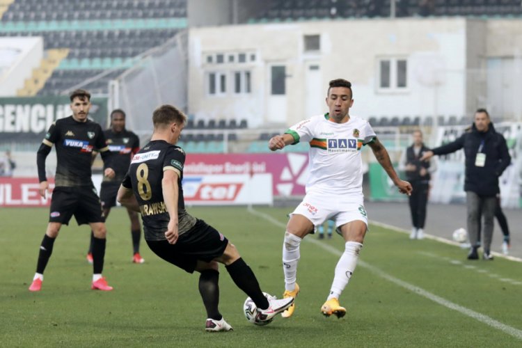 Alanyaspor 3'&uuml;nc&uuml; deplasmandan da eli boş d&ouml;nd&uuml;