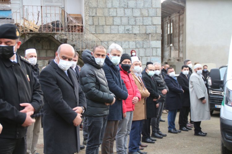 Cumhurbaşkanı Erdoğan'ın yeğeni toprağa verildi 