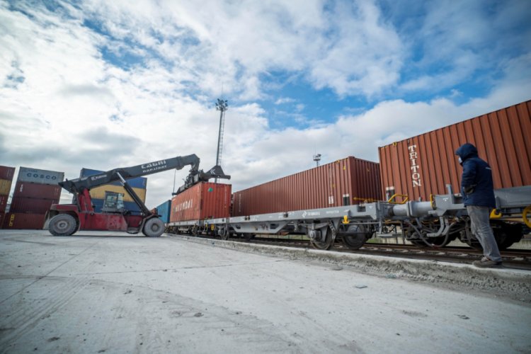 &Ccedil;in'e gidecek ikinci ihracat y&uuml;k treni de yola &ccedil;ıktı