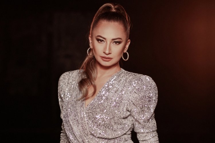 Rabia &Uuml;nal, m&uuml;zik ser&uuml;venine 'Kandır' ile başlıyor