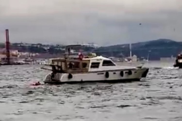 Emin&ouml;n&uuml;'nde denize atlayan şahıs kurtarıldı