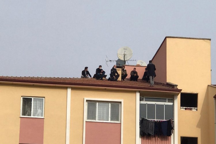1 saatlik uğraş sonrası intihardan vazge&ccedil;irildi