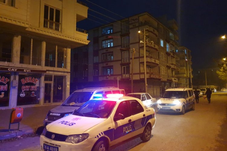 Kavgayı ayırmak isteyen annesini &ouml;ld&uuml;rd&uuml;