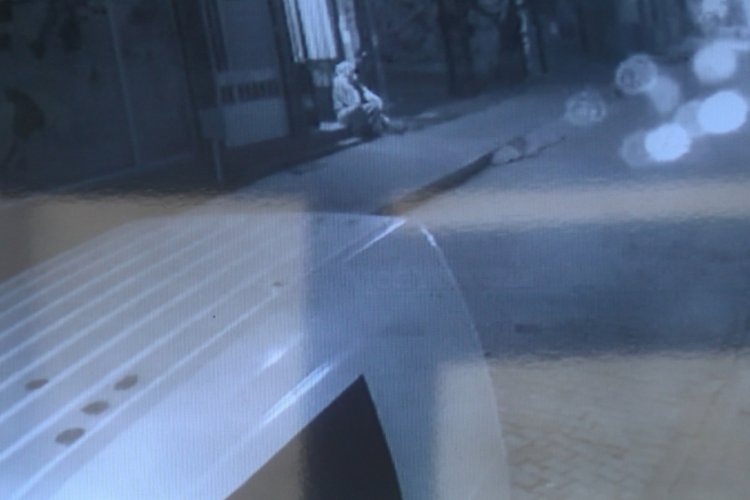 Bursa'da sahte i&ccedil;kiden &ouml;len kişinin son anları kameraya yansıdı!