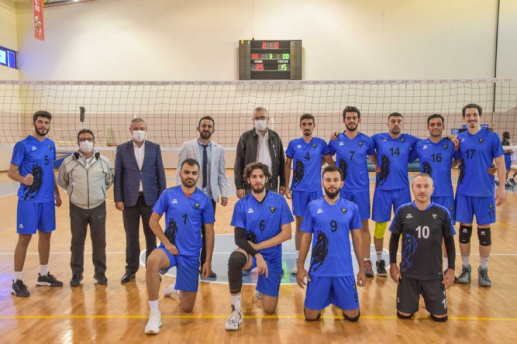 Karacabey Belediyespor ligin ilk yarısını zirvede bitirdi