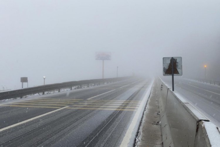 Bolu Dağı'nda yoğun kar yağışı yaşanıyor