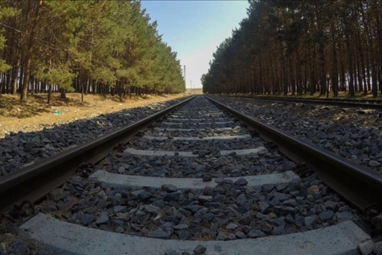 İran: Nah&ccedil;ivan demiryolu hattını bir an &ouml;nce a&ccedil;maya &ccedil;alışıyoruz