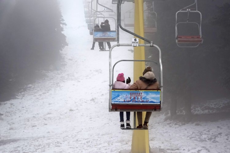 Karı g&ouml;ren Bursa Uludağ'a koştu