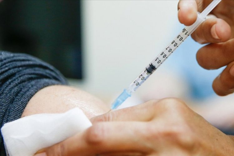 İtalya, Kovid-19 aşısını 27 Aralık'ta ilk olarak sağlık &ccedil;alışanlarına yapacak
