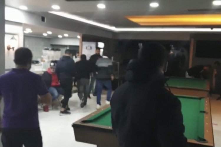Defalarca kapatılan bilardo salonuna polis baskını