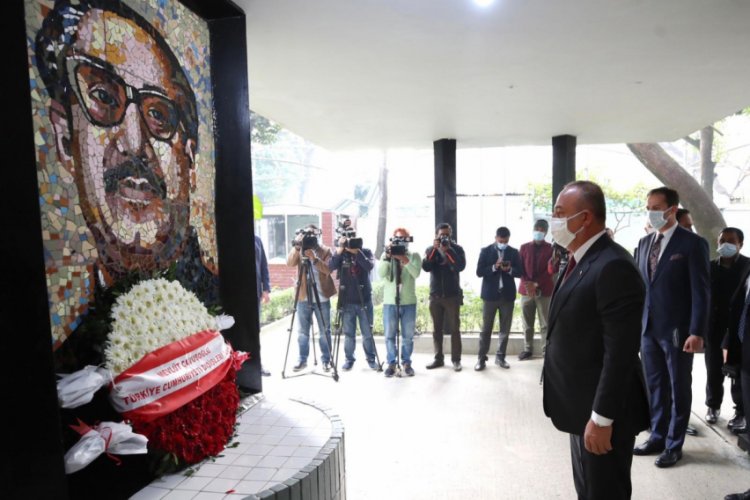 Çavuşoğlu, Bangladeş'te Bangabandhu Anıt Müzesi'ni ziyaret etti