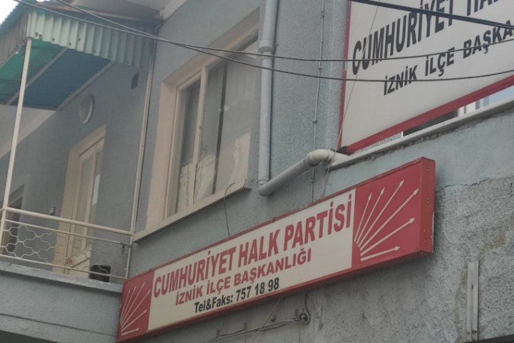 Bursa'da parti binasının kapalı olmasına böyle tepki gösterdi