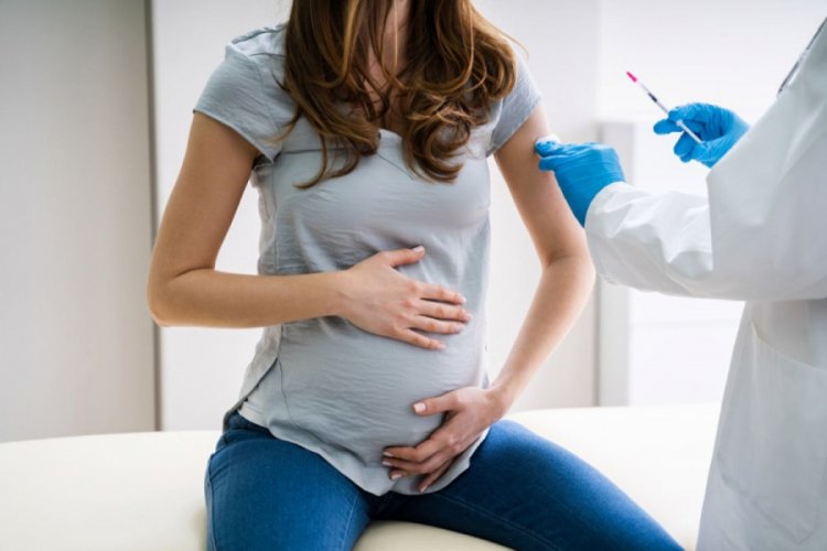 Hamile ve emziren kadınlar corona virüs aşısı olmalı mı?