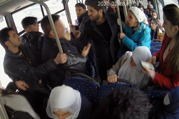 Halk otobüsünde kadınları taciz edip, cinsel organını gösterdi