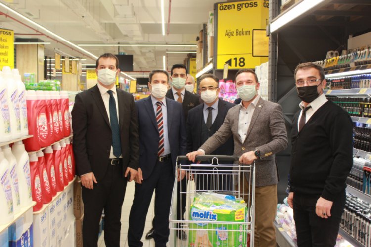 Bursa Milletvekili &Ouml;d&uuml;n&ccedil; ve kaymakamlardan Onur Market'e ziyaret