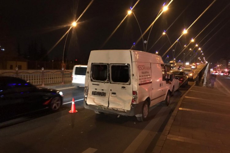 Kayseri'de 3 aracın karıştığı kazada şans eseri yaralanan olmadı