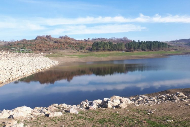 Bursa Mustafakemalpaşa'da göletteki kuraklık tedirgin ediyor