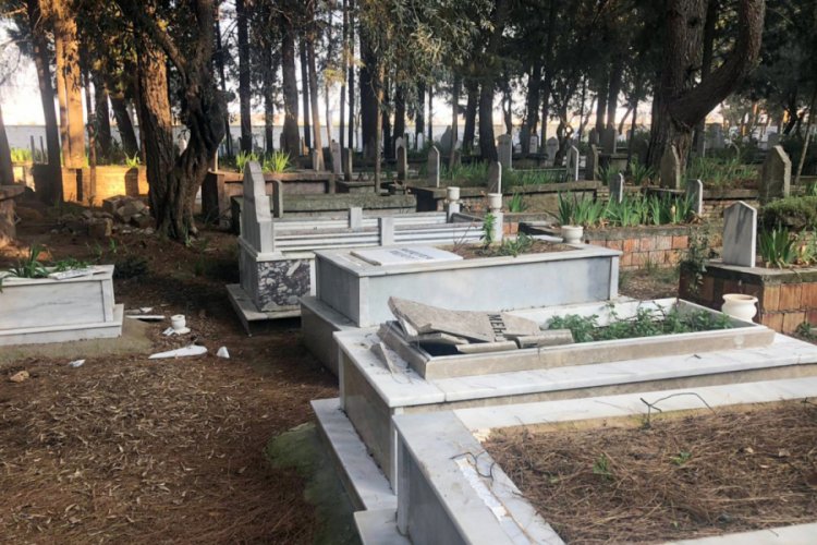 35 mezarı tahrip etti: Moralim bozuktu yaptım